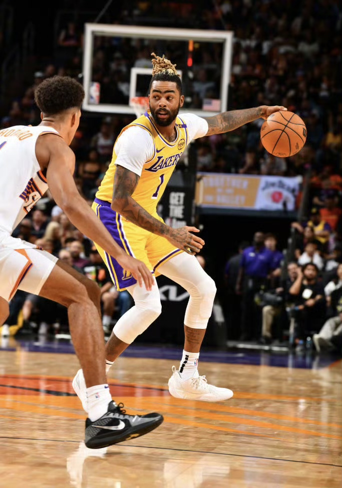 贝博官方入口包含今晨NBA常规赛焦点战；洛杉矶湖人状态回暖；底气十足；控场能力受关注的词条