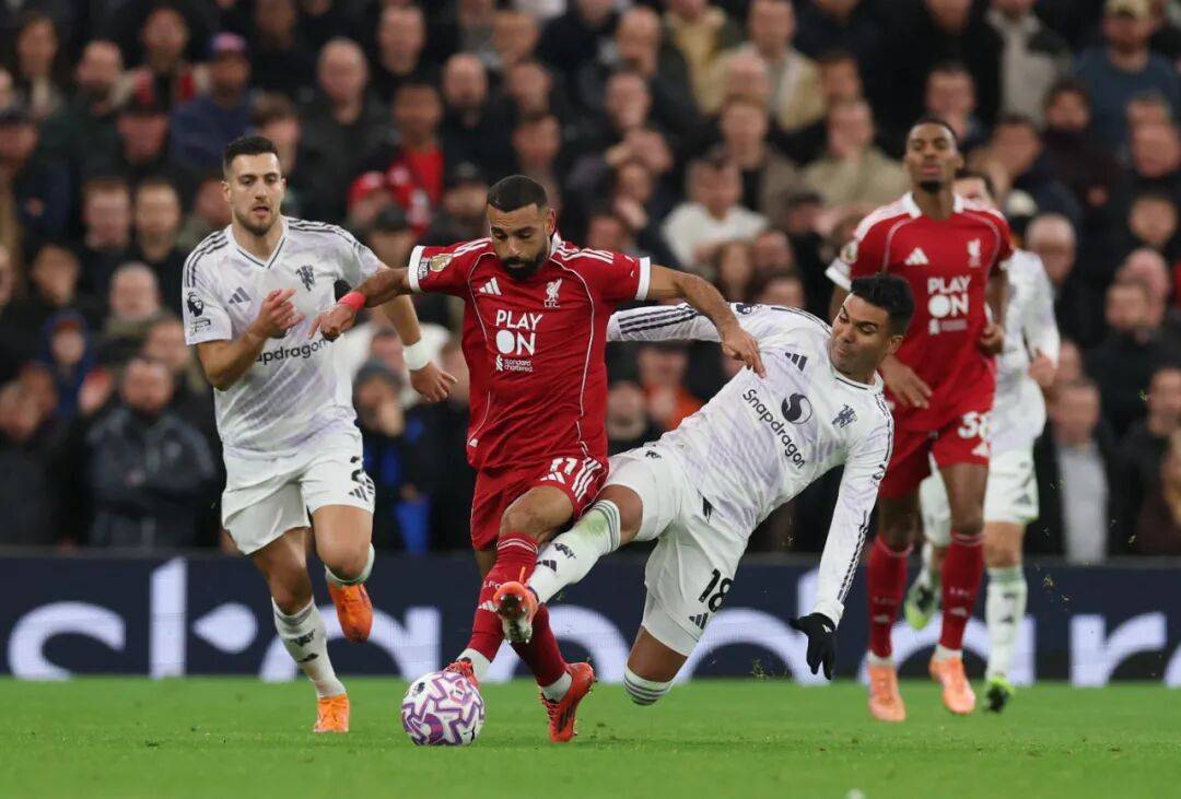 贝博官方网站包含埃因霍温冲刺阶段刷新队史纪录，志在英超名次提升，引发热议，更衣室氛围转暖的词条