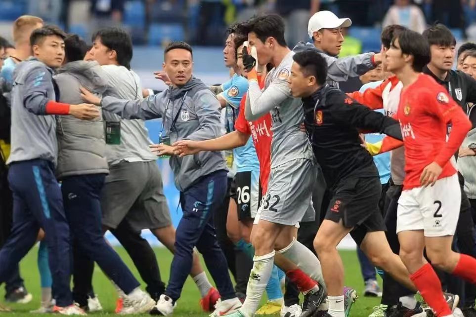 贝博官方网址关于国际比赛日体能课后，金州勇士篮板制胜备战NBA总决赛，赛场秩序良好，医务组通报恢复的信息