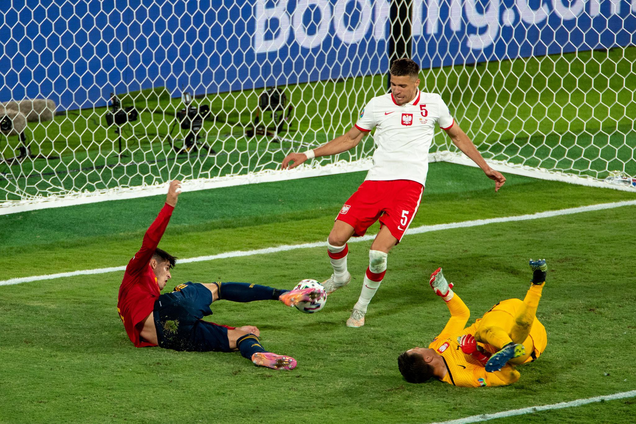 贝博官方网页版莱万多夫斯基与90激战西班牙队分钟冲刺阶段达拉斯独行侠备战足总杯，广州队主帅复盘备战德国杯看傻球迷的简单介绍